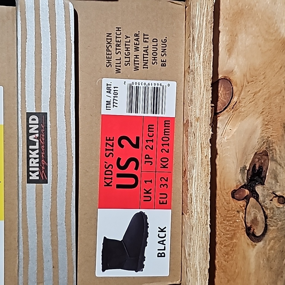 Kirkland Signature Kids Genuine sheepskin Shearling Boots  Nwt